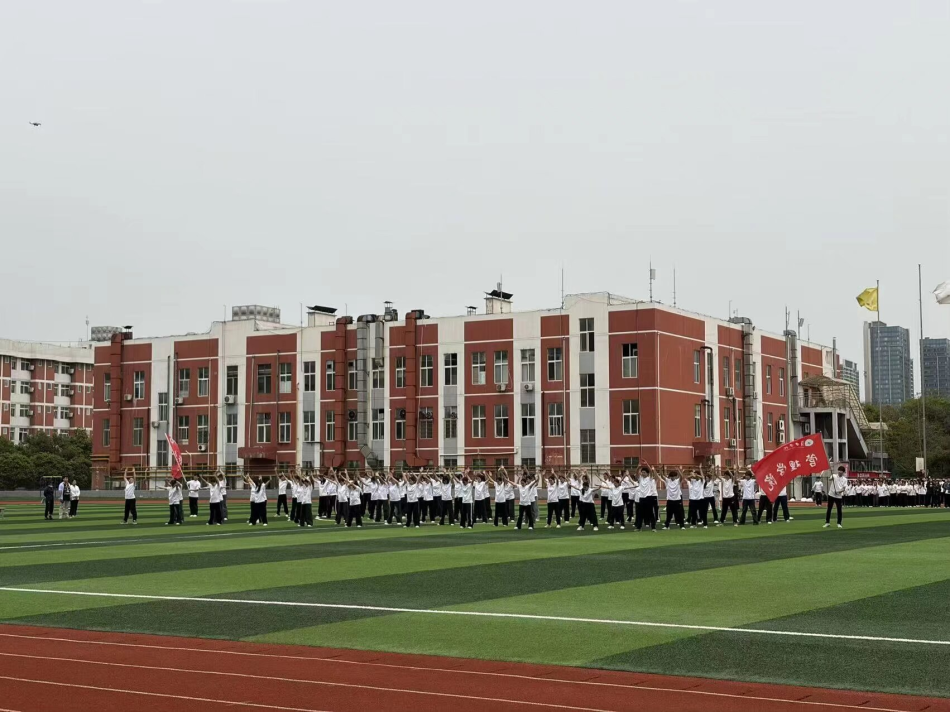 以操聚力 以赛砺行——管理学院学子亮相汉口学院第十九届广播体操比赛