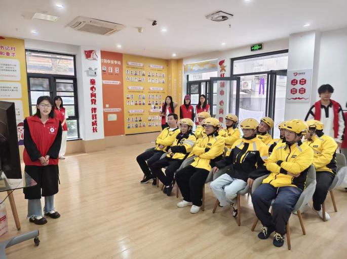 【团学天地】“管聚星光暖袁家·情慰辛勤劳动者”